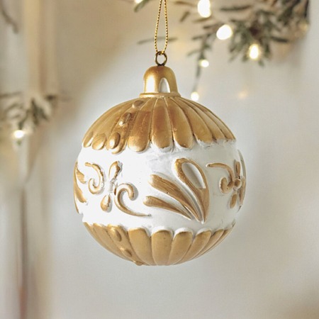 Julgranshänge i guld och vit Klot