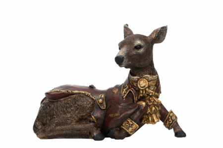 Liten liggande hjort med kråskrage